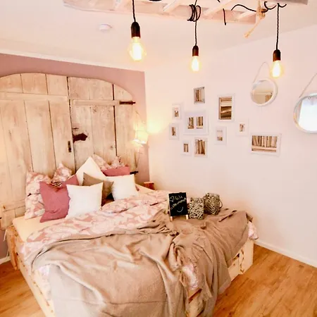 アパート Urlaub In - Wohlfuehlferienwohnung *